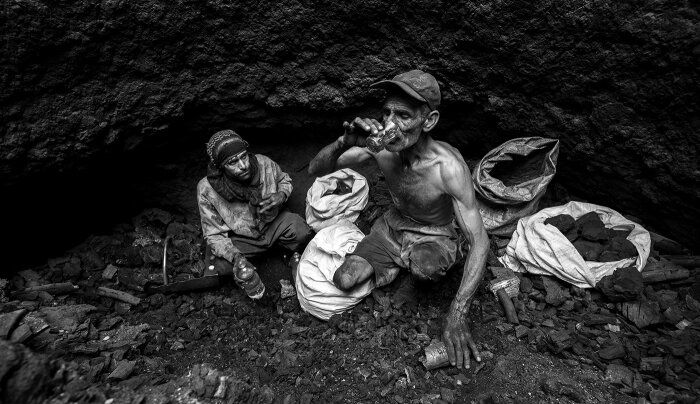 Iranian photog’s “Rest” wins FIAP Gold Medal at Tajik exhibit