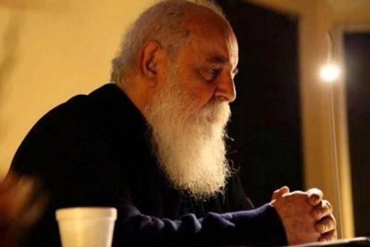 شعر هوشنگ ابتهاج برای امام حسین/ خون گرم تو هنوز از زمین میجوشد