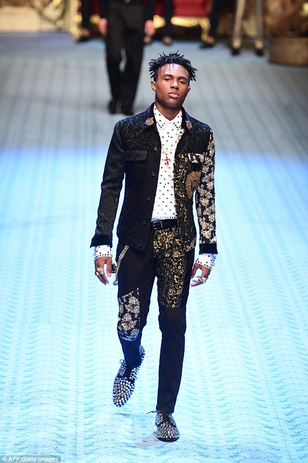 4D4D3C6D00000578-5851461-Glittering_in_Dolce_Gabbana_A_dapper_male_model_took_to_the_stag-a-2_1529164379309