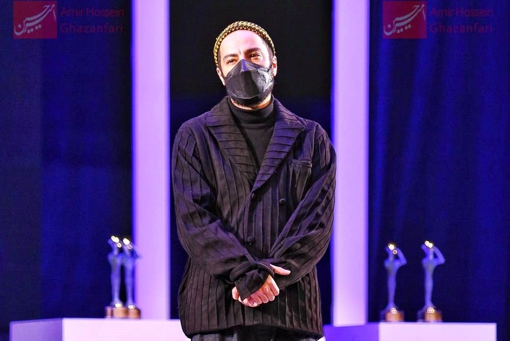 جنجال نمایشی که نوید محمدزاده را دلی کنار گذاشت/ بوی خارج می آید!