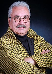 Television has forgotten teleplays ,Director Hadi Marznan said.